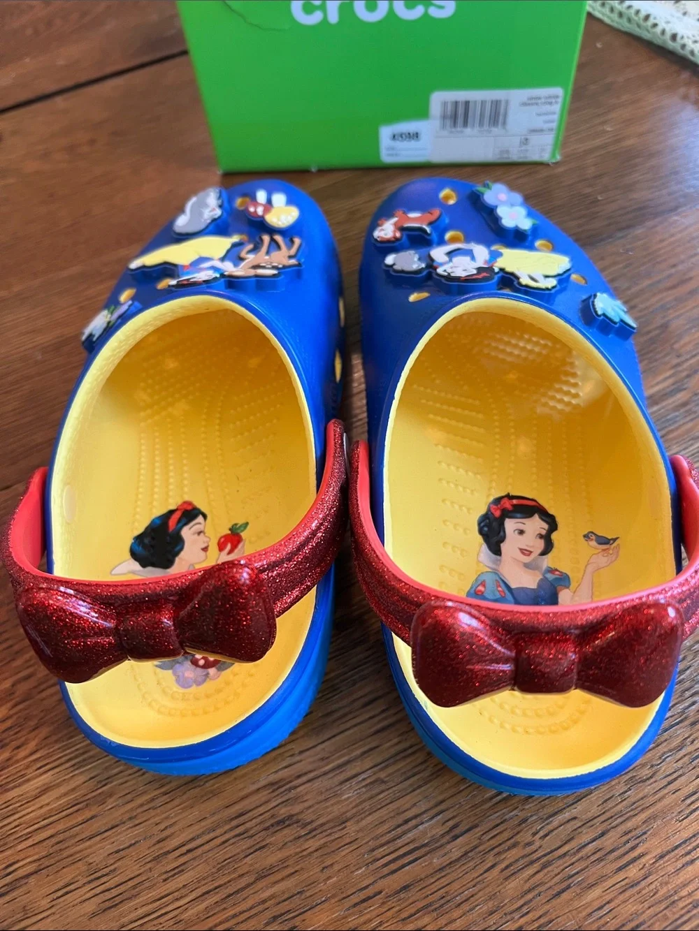 Snow White Kids 3 Crocs Classic Clog - J3 - Sunshine New in Box Disney